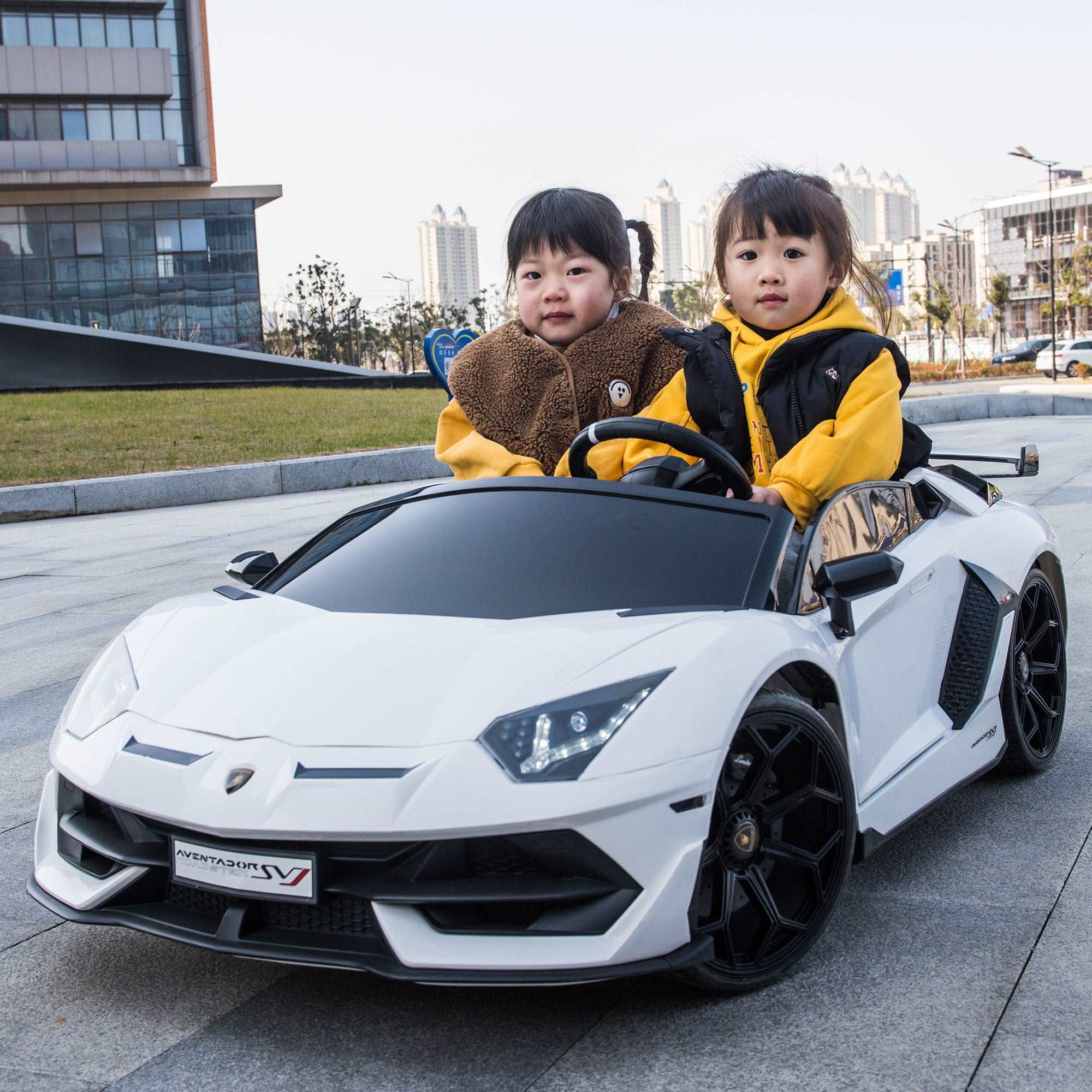 Lamborghini Aventador SVJ 24V 2 Seater Ride on Car with Remote Control and Drift Function, Licensed - Image 4