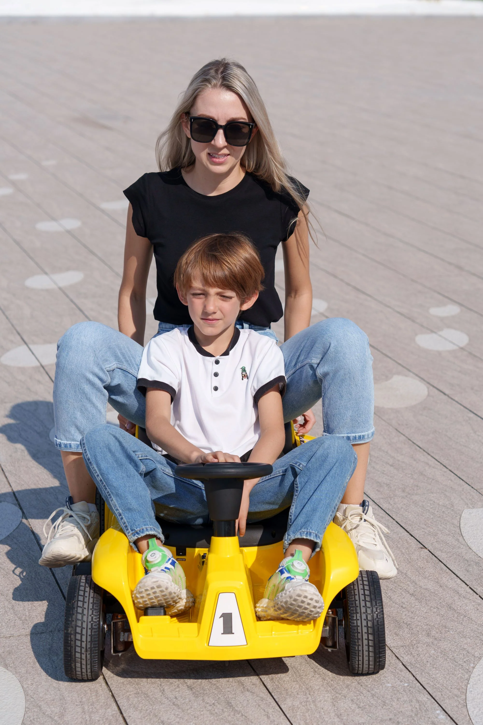 24V 2-Seater Family Car Kids Ride on Car with Remote Control - Image 8