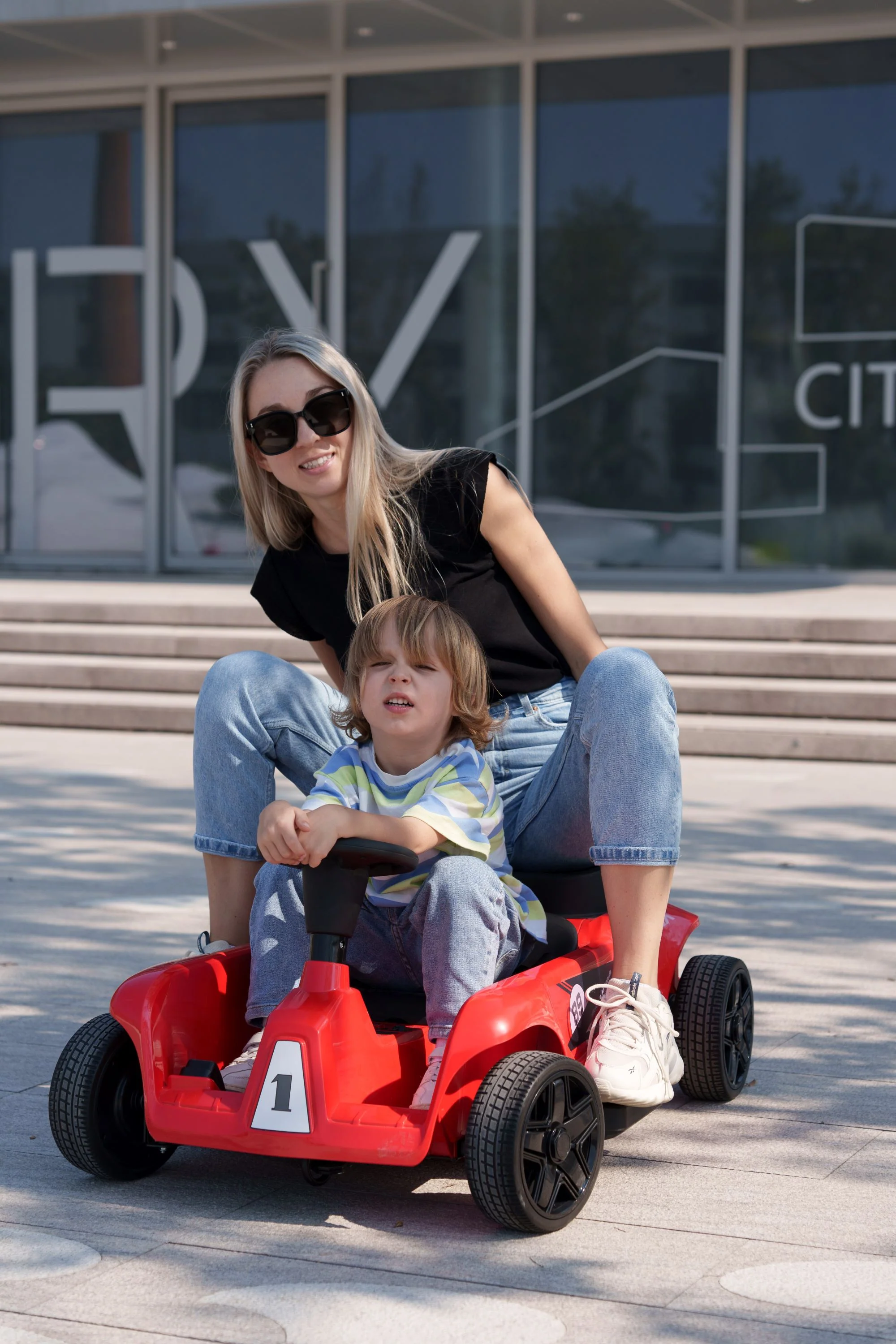 24V 2-Seater Family Car Kids Ride on Car with Remote Control - Image 9