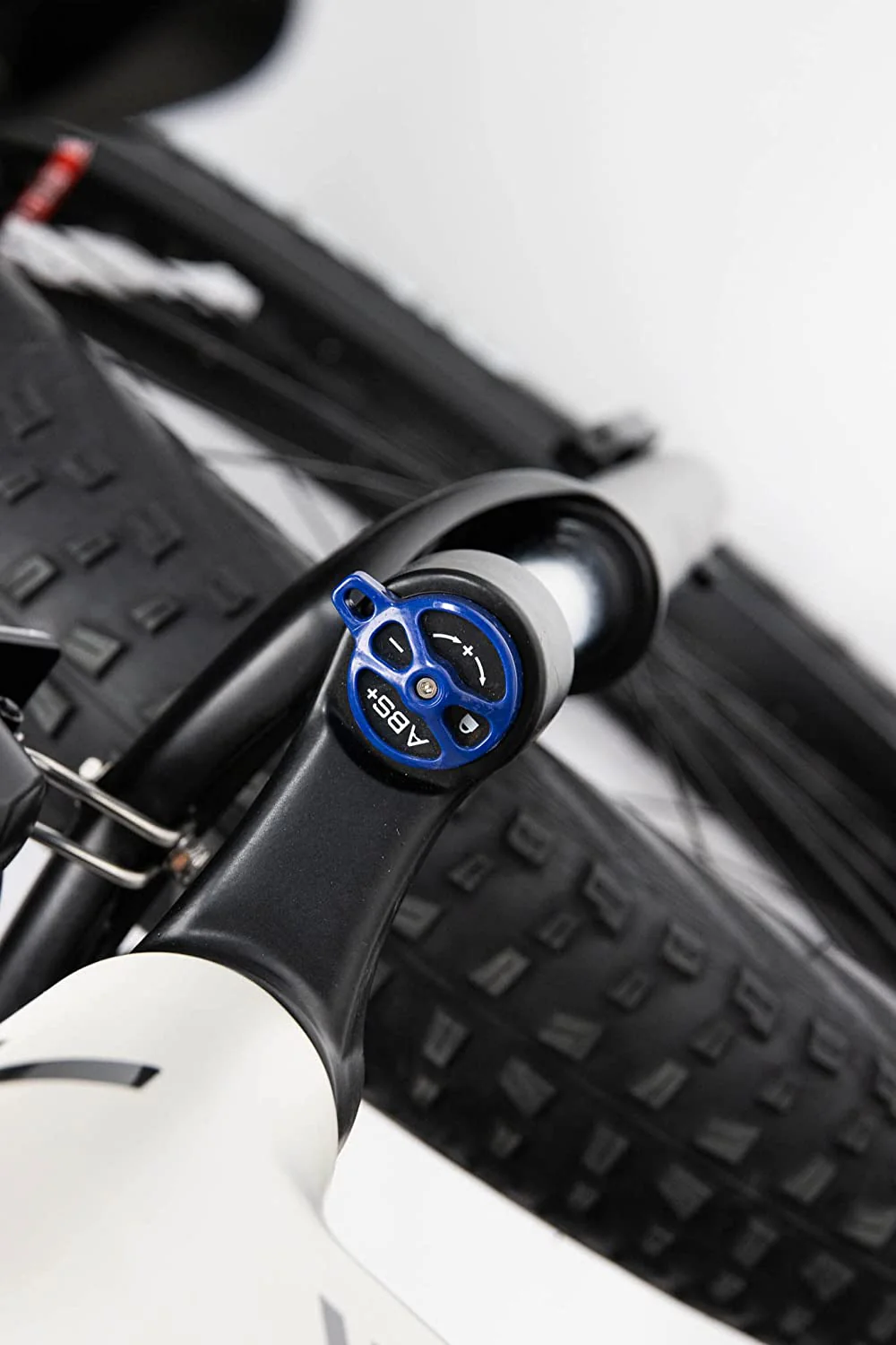 ARES Electric Fat Bike - Image 9