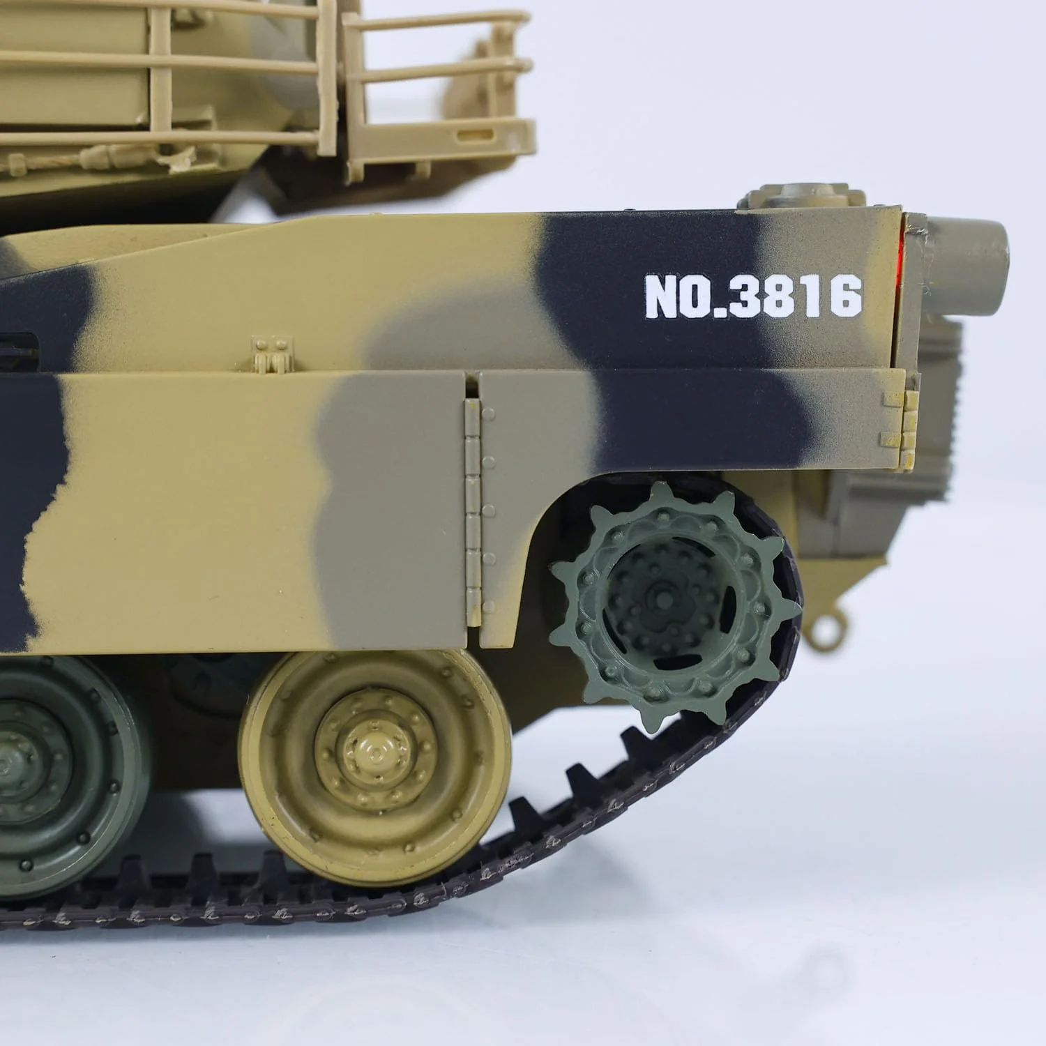 Heng Long® 1/24 RC Battle Tank Abrams M1A2 – 320° Rotating Turret, Infrared Battle, BB Shooting & Real Sound - Image 5
