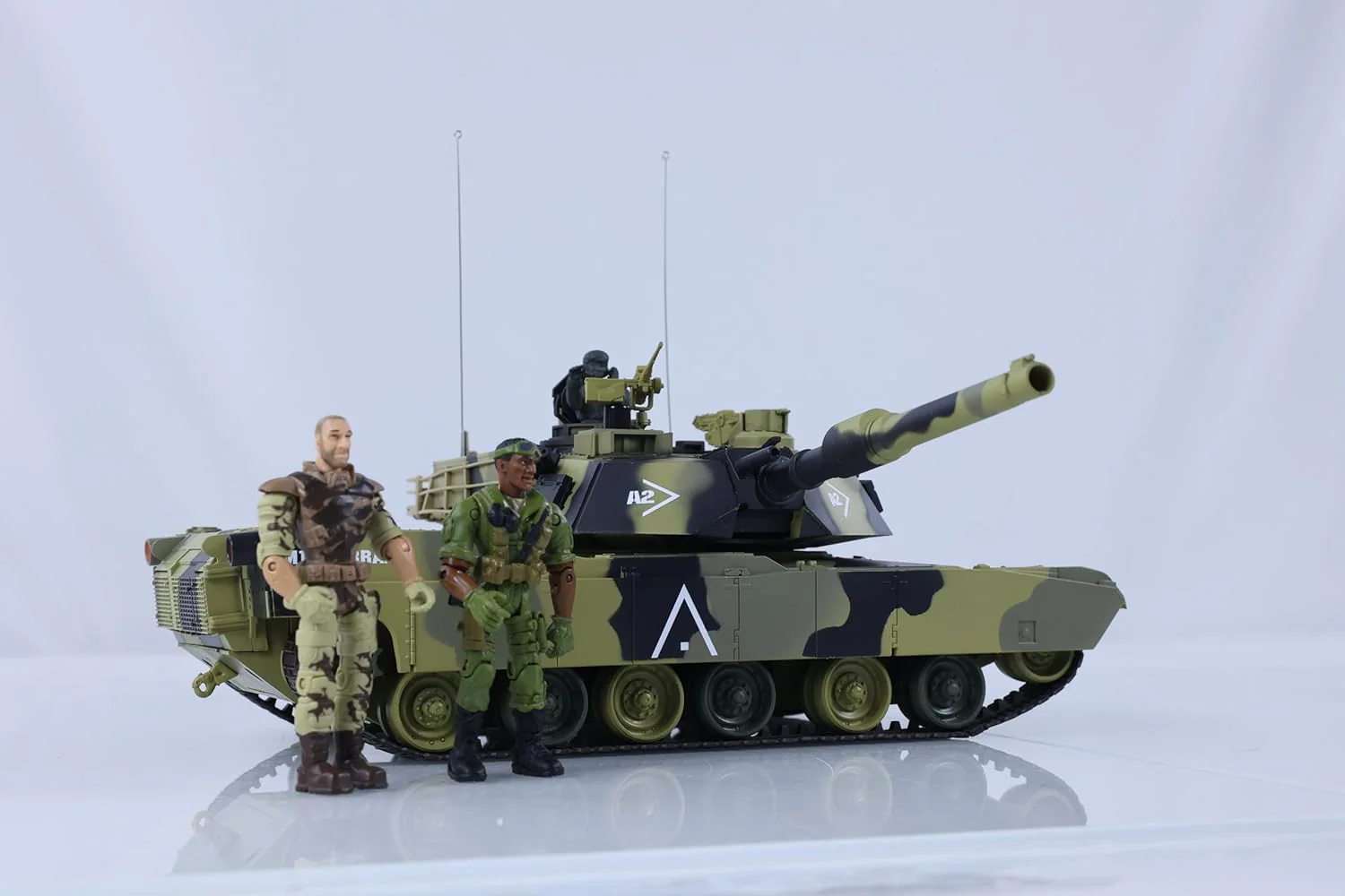 Heng Long® 1/24 RC Battle Tank Abrams M1A2 – 320° Rotating Turret, Infrared Battle, BB Shooting & Real Sound - Image 6