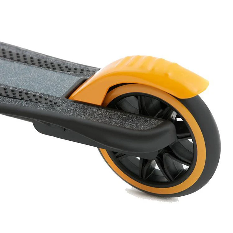 McLaren MCS02 Licensed Scooter (Suitable for 6-9 years) - Image 18