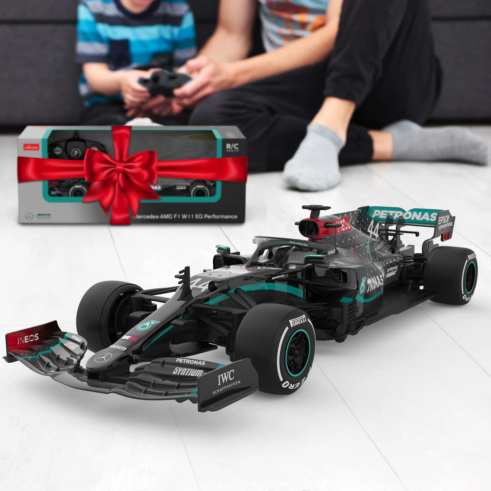 Mercedes-Benz F1 W11 EQ Performance 1/18 Scale Licensed Remote Control Toy Car, Official F1 Merchandise by Rastar - Image 7