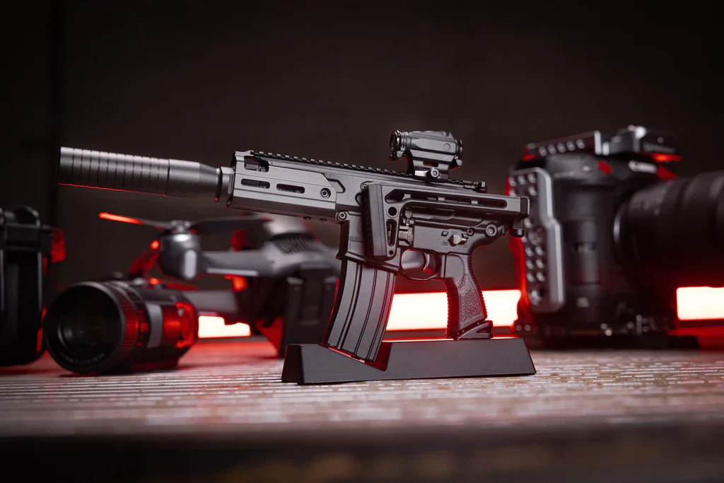 Miniature 1:3 Scale Model Mini SIG SAUER MCX® Diecast Metal Building Kit - Black - Image 2