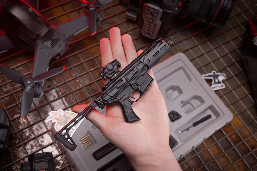 Miniature 1:3 Scale Model Mini SIG SAUER MCX® Diecast Metal Building Kit - Black - Image 3