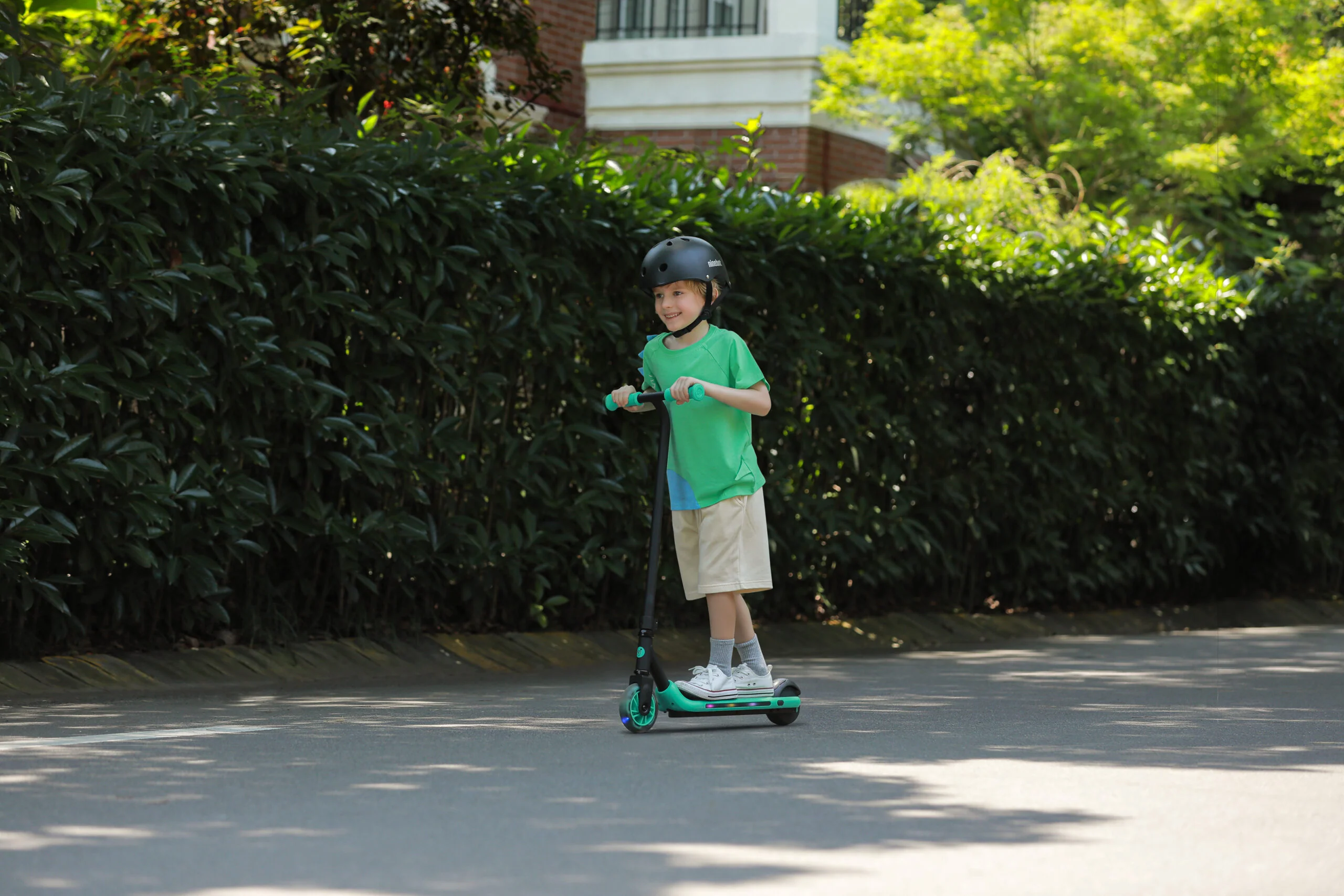 Ninebot eKickScooter ZING A6 - Image 6