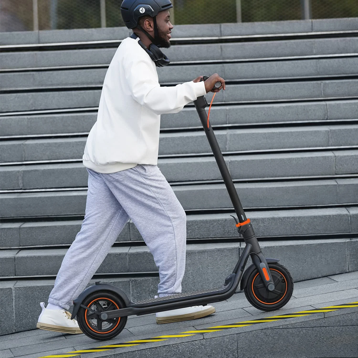 Ninebot Kickscooter F40 - Image 6