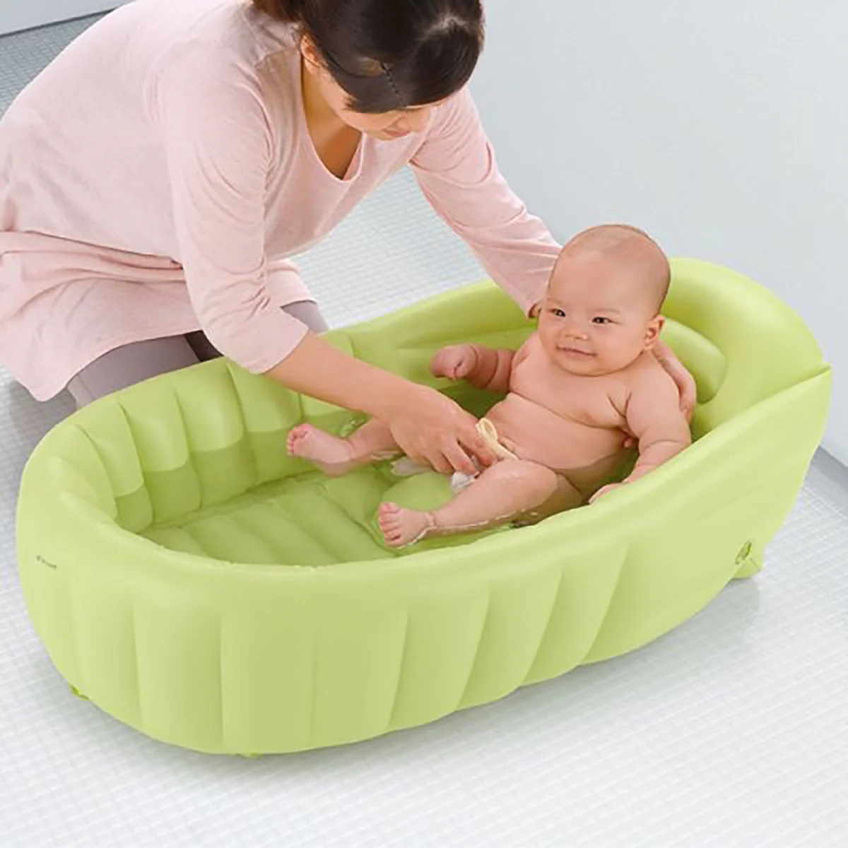 Richell Soft Baby Bath L (with Air-Pump) - Image 2